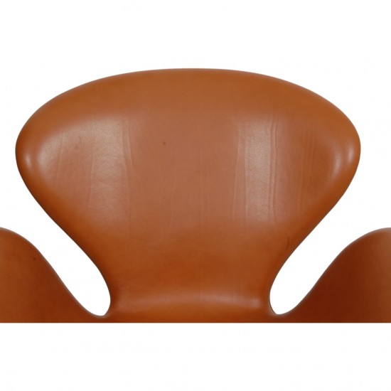 Arne Jacobsen Vintage lav Svane stol betrukket med cognac classic læder