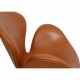 Arne Jacobsen Vintage lav Svane stol betrukket med cognac classic læder