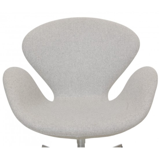 Arne Jacobsen Svanen stol i gråt Divina Melange stof
