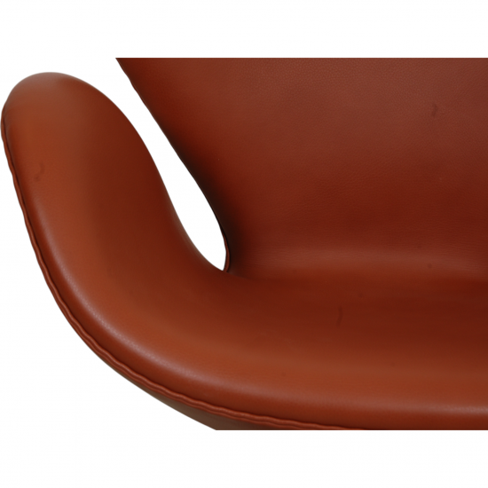 Arne Jacobsen Svane stol i cognac Aura læder