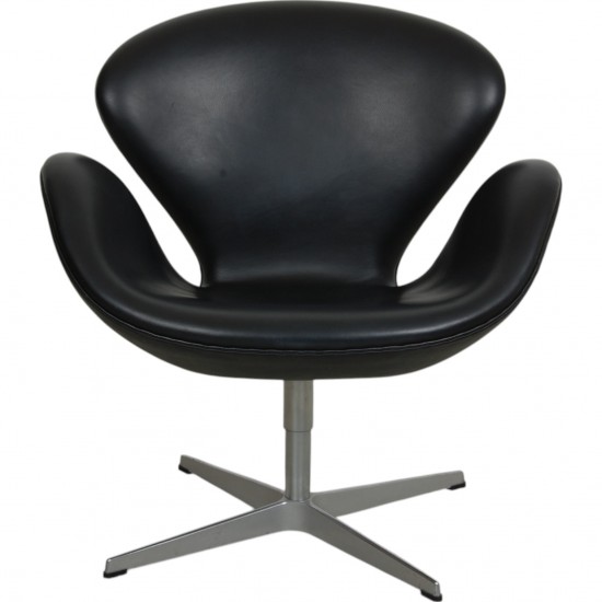 Arne Jacobsen Svane stol i sort aura læder