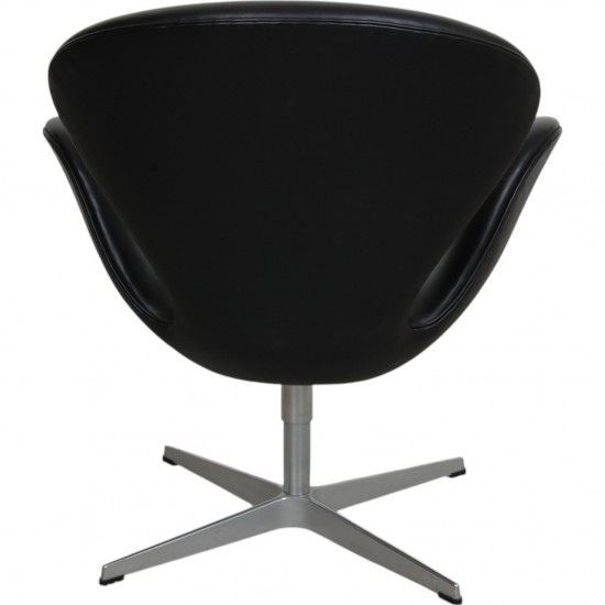 Arne Jacobsen Svane stol i sort aura læder