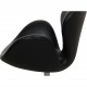 Arne Jacobsen Svane stol i sort aura læder