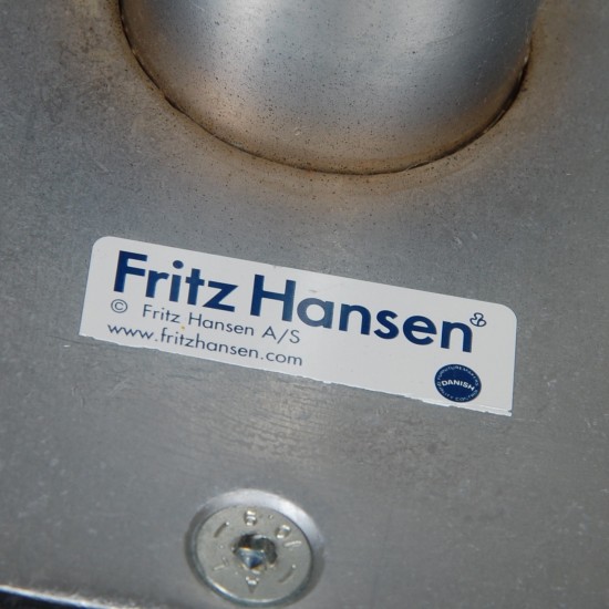 Arne Jacobsen Svane stol i sort aura læder