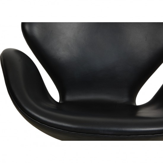 Arne Jacobsen Svane stol i sort aura læder