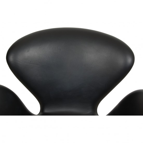 Arne Jacobsen Svane stol i sort aura læder
