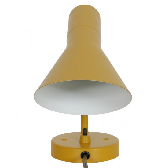 Arne Jacobsen wall lamp yellow