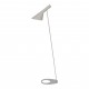 Arne Jacobsen Hvid Standerlampe, ældre model med brugsspor Arne Jacobsen Hvid Standerlampe, ældre model med brugsspor
