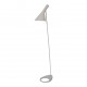 Arne Jacobsen Hvid Standerlampe, ældre model med brugsspor