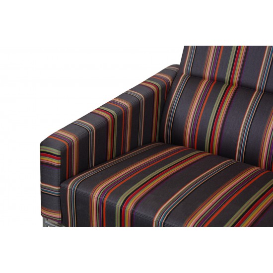 Arne Jacobsen 2.seater 3302 sofa in Paul Smith fabric