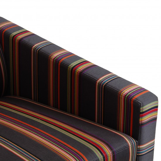 Arne Jacobsen 2.personers 3302 sofa i Paul Smith stof