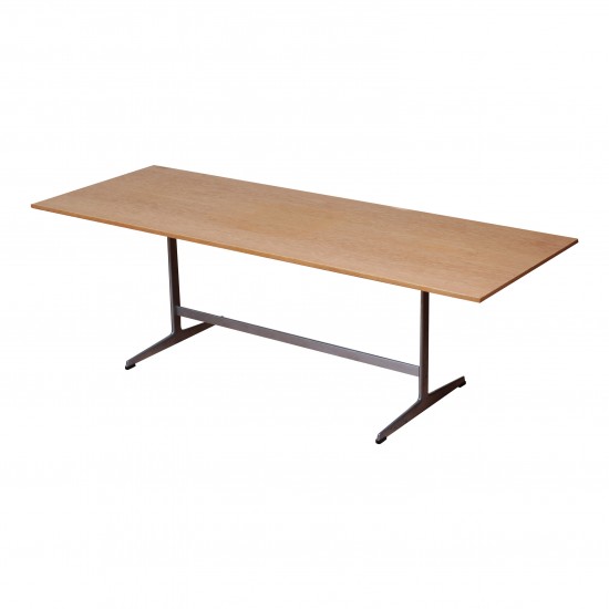 Arne Jacobsen Shaker Oak wood Coffee table