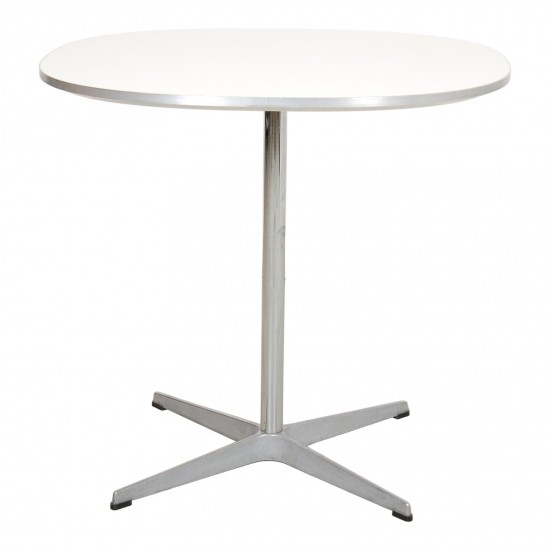 Arne Jacobsen white super circular cafe table Ø: 75 Cm.