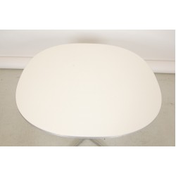 Arne Jacobsen white super circular cafe table Ø: 90 Cm