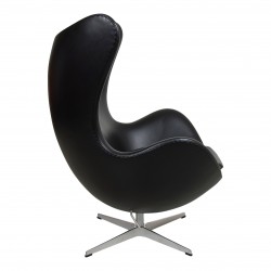 Ombetrækning af Arne Jacobsen Ægget stol i læder Ombetrækning af Arne Jacobsen Ægget stol i læder