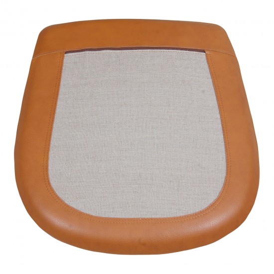 Arne Jacobsen Egg chair reupholstered in Cognac classic leather