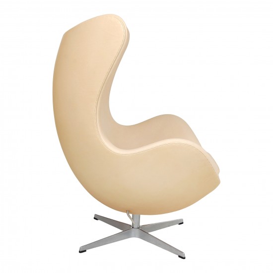 Arne Jacobsen Egg newly upholstered with natural vacona leather