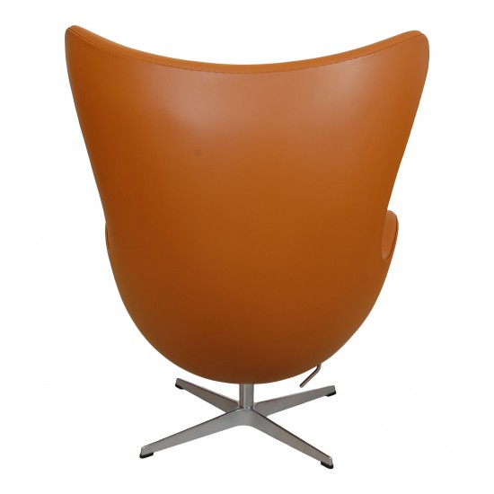 Arne Jacob Egg chair reupholstered in whisky Nevada aniline leather