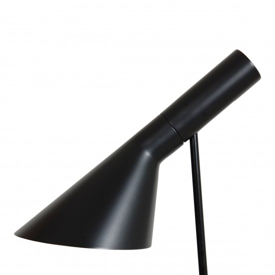 Arne Jacobsen sort standerlampe 