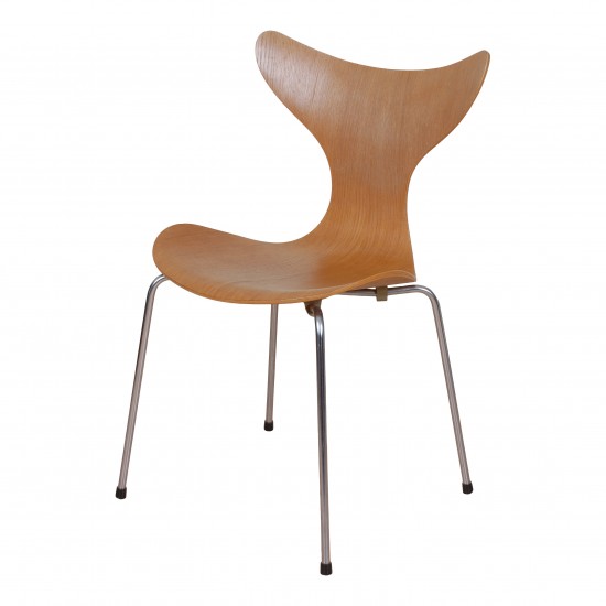 Arne Jacobsen 3108 Lily oak wood