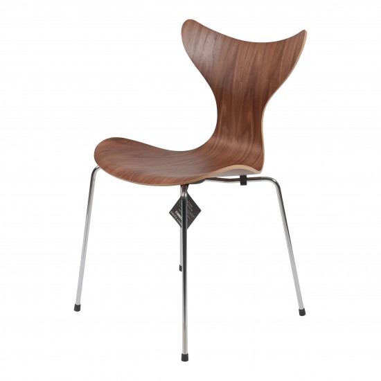 Arne Jacobsen New Walnut Lily chair 3108