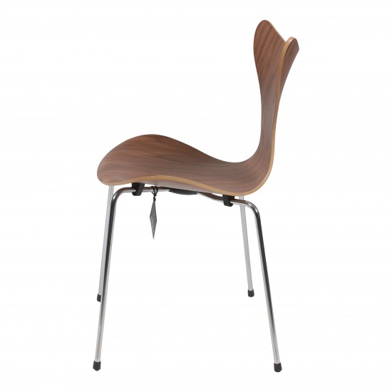 Arne Jacobsen New Walnut Lily chair 3108