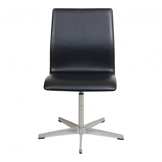 Arne Jacobsen Oxford chair, newly upholstered with black classic leather
