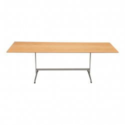 Arne Jacobsen Sofabord med ny renoveret plade af eg Arne Jacobsen Sofabord med ny renoveret plade af eg