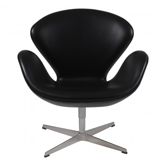 Arne Jacobsen Swan newly upholstered with natural leather