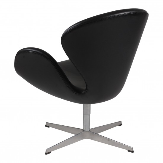 Arne Jacobsen Swan newly upholstered with black classic leather