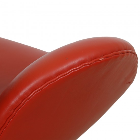 Arne Jacobsen Swan chair in original red leather 2006