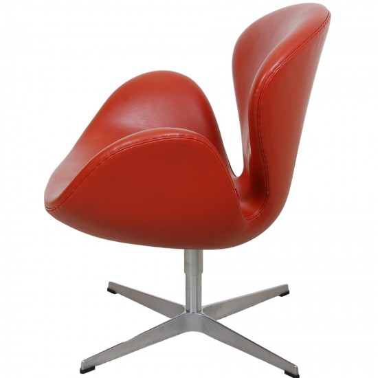 Arne Jacobsen Swan chair in original red leather 2006