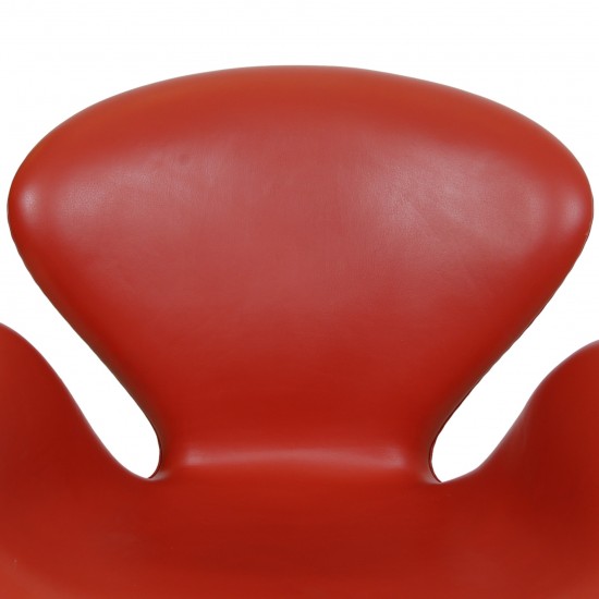Arne Jacobsen Svane stol i originalt rødt læder 2006