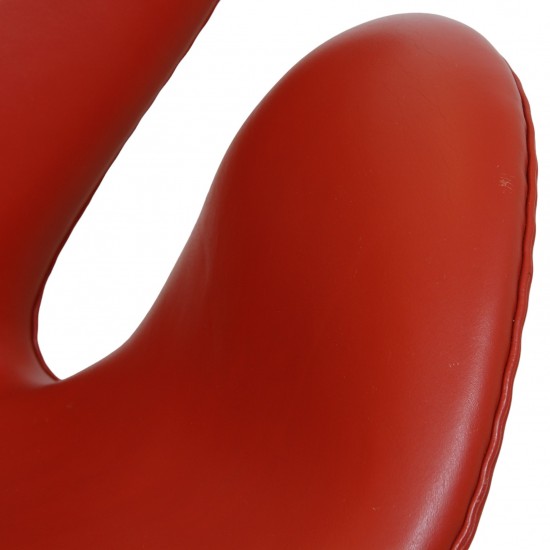 Arne Jacobsen Swan chair in original red leather 2006