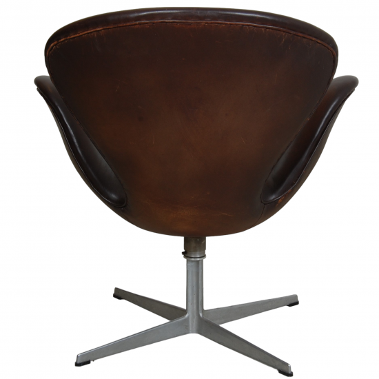 Arne Jacobsen Swan chair, vintage version in brown patinated leather