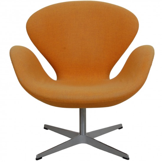 Arne Jacobsen Svanen stol i gult stof