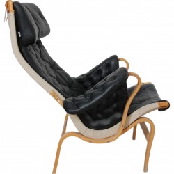 Bruno Mathsson Pernilla chair in black leather
