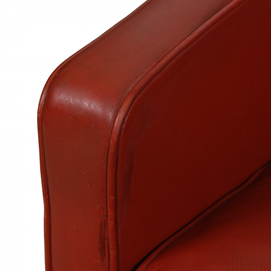 Børge Mogensen 2207 lounge chair in red leather with patina