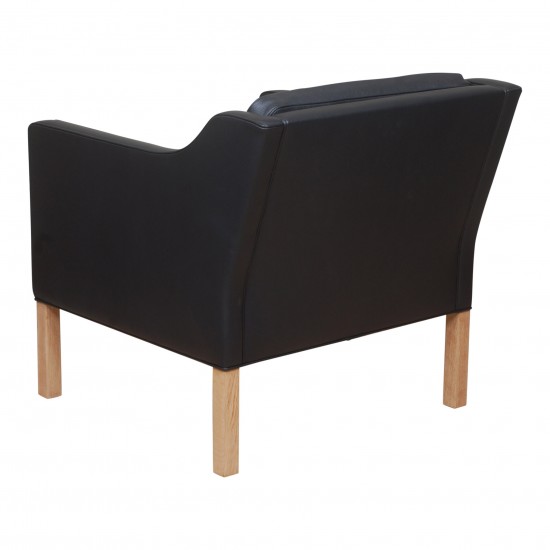 Børge Mogensen lounge chair 2321 newly upholstered with black bison leather