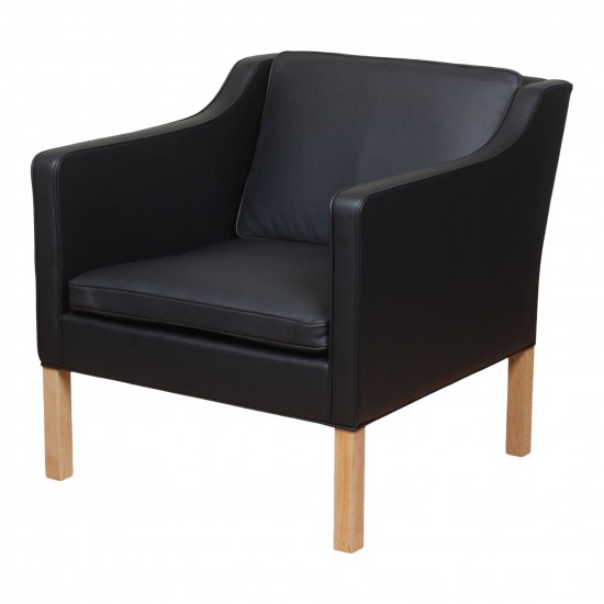 Børge Mogensen lounge chair 2321 newly upholstered with black bison leather