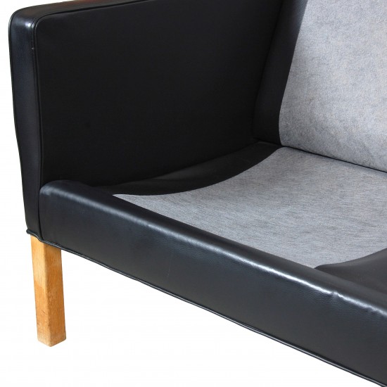 Børge Mogensen 2322 2-seater sofa with black bison and oak