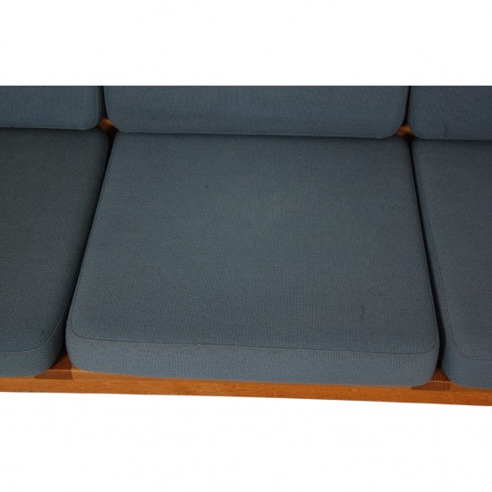 Børge Mogensen 3.seater 2219 sofa with blue cushions