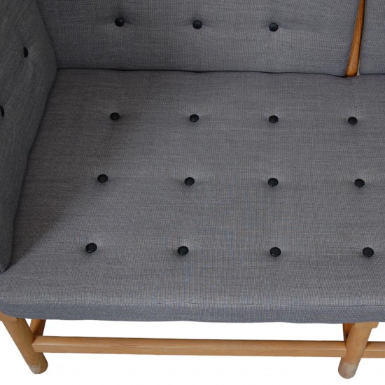 Børge Mogensen Spokeback sofa with grey cushions