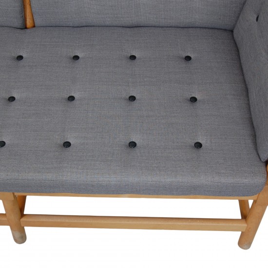 Børge Mogensen Spokeback sofa with grey cushions