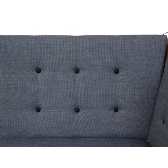 Børge Mogensen Spokeback sofa with grey cushions