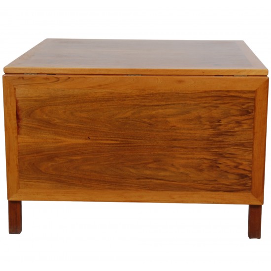 Børge Mogensen 5362 Coffee table in rose wood