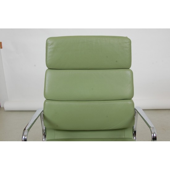 Charles Eames Ea-219 office chair fully upholstered in Green leather