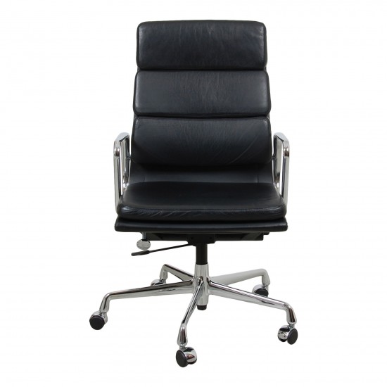 Charles Eames Ea-219 office chair fully upholstered in Black leather