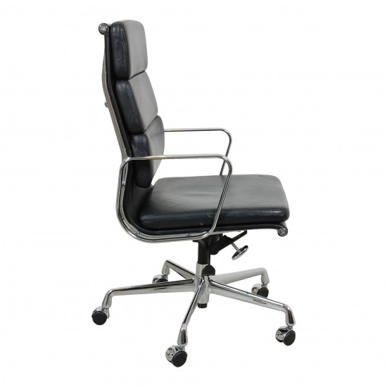 Charles Eames Ea-219 office chair fully upholstered in Black leather