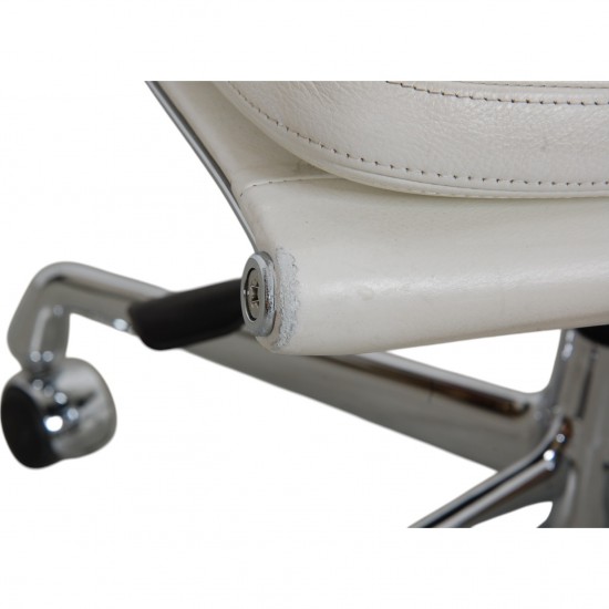Charles Eames Ea-217 Kontorstol i hvidt læder